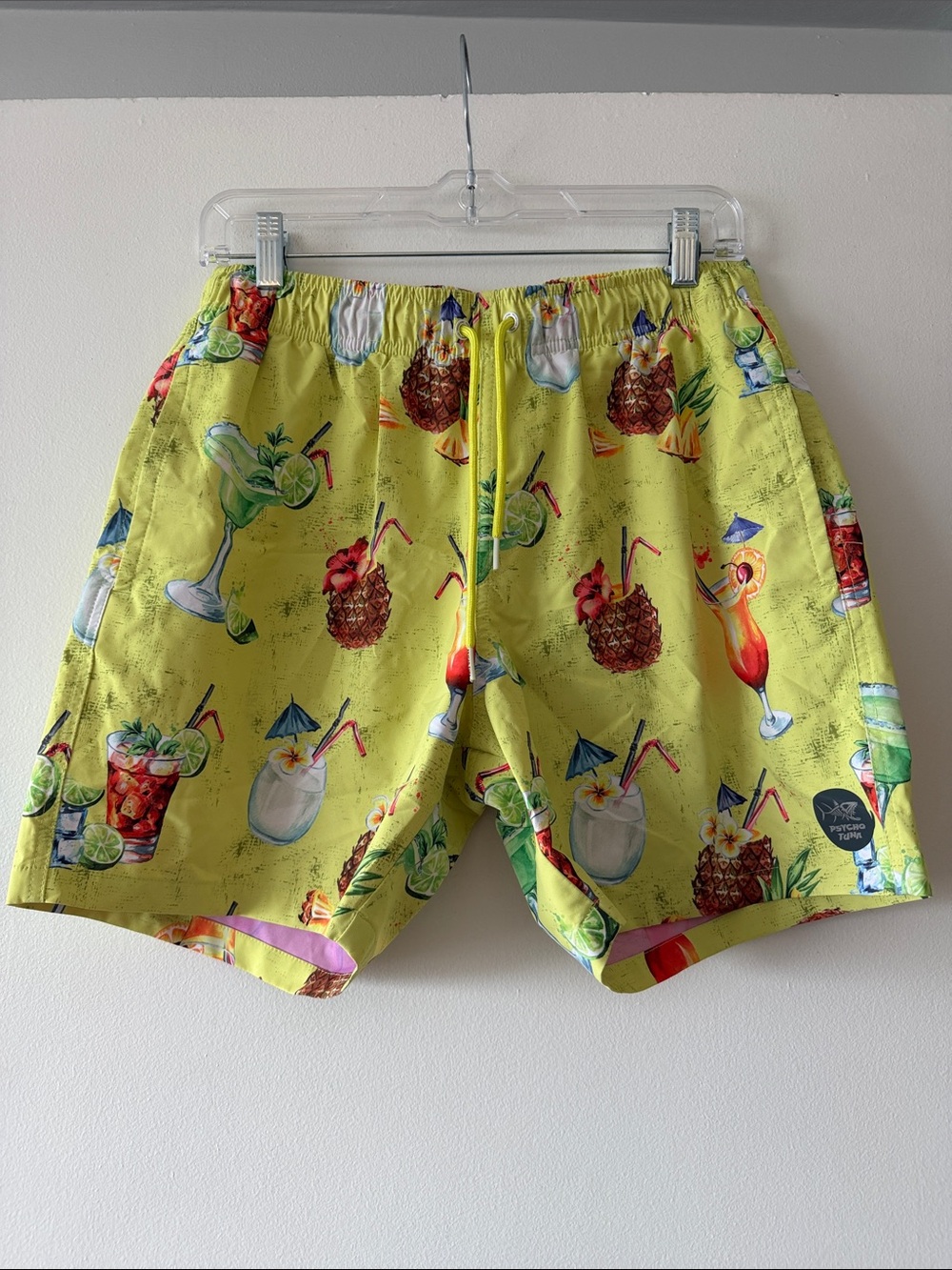 Psycho Tuna Men’s Swim Trunks Medium Cocktail Tropical Pineapple Lime Yellow